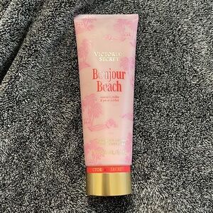 ✨Victoria’ Secret Bonjour Beach Body Lotion - Brand New✨